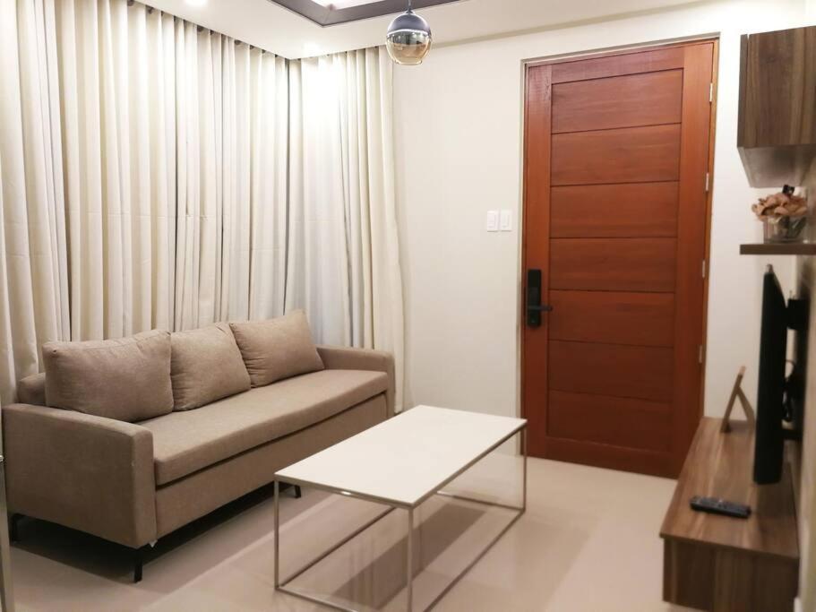 Adria Residences - Emerald Garden - 2 Bedroom Unit For 4 Person Manila Exterior photo