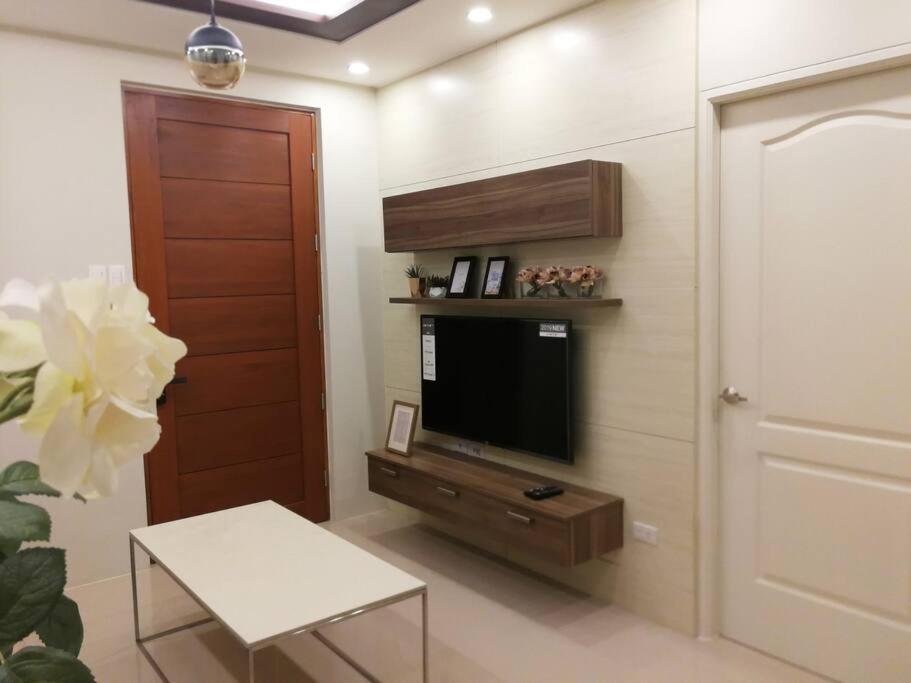 Adria Residences - Emerald Garden - 2 Bedroom Unit For 4 Person Manila Exterior photo